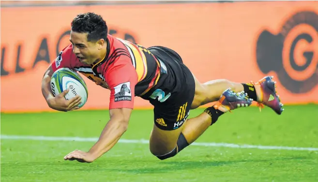  ?? Photo / Photosport ?? Anton Lienert-Brown crossed for the Chiefs’ first try against the Hurricanes last night.