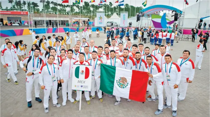  ?? MEXSPORT ?? Los atletas mexicanos que ya están en Lima acudieron a la ceremonia.