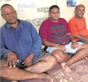  ?? Photo: Charles Chambers ?? From left: Netani Kainailega, Raynil Vikash Chand and Paula Vatuniboke at their farm house in Vitogo, Lautoka.