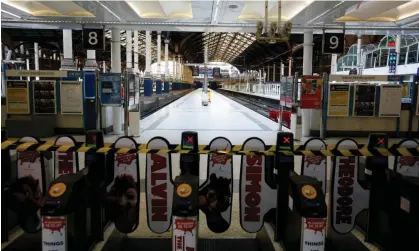  ?? Photograph: Martin Argles/The Guardian ?? London Liverpool Street station will be closed between Christmas Day and 2 January.