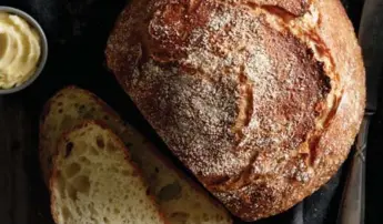  ?? RICARDO ?? Is there anything more satisfying than buttering freshly baked bread straight from your own oven?