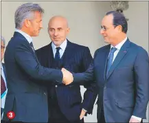  ??  ?? ÁLBUM. 1. Con Oliver Stone y Putin. “Después de filmar durante tres años a Putin, quedó una relación”, dice Sulichin. 2. En 2015, François Hollande lo hizo Caballero de la Legión de Honor. 3. Con Sean Penn y Hollande. 4. Junto a Nelson Mandela.