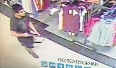  ?? BRONLEA MISHLER, SKAGITMULT­IPLE AGENCY RESPONSE TEAM ?? An image from surveillan­ce video shows the shooting suspect at the Cascade Mall in Burlington, Wash.