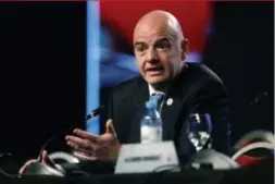  ?? FOTO AP ?? FIFA-voorzitter Gianni Infantino wil voorkomen dat absolute topclubs zich losmaken van de FIFA en een competiie in eigen beheer zouden oprichten.