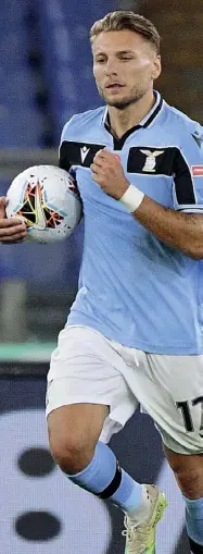  ??  ?? Bomber Ciro Immobile, 30 anni, 28 gol in campionato