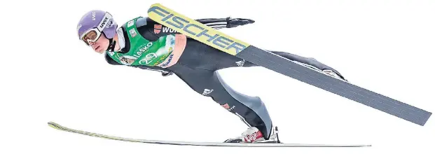  ?? FOTO: DPA ?? Letzter Flug der Saison: Andreas Wellinger landet im slowenisch­en Planica nach 238,5 Metern.