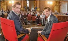  ?? Fotos: Ulrich Wagner ?? Bayerns Ministerpr­äsident Markus Söder wurde von AZ Chefredakt­eur Gregor Peter Schmitz interviewt.