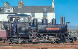  ?? ROGER DIMMICK/FF&WHR ?? Alco 2-6-2T Mountainee­r in action on the Ffestiniog Railway in 2004.