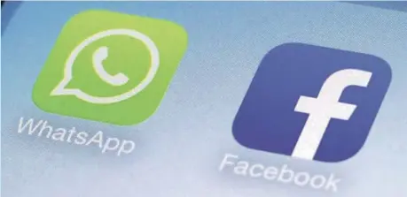  ?? AP ?? La imagen de archivo del 19 de febrero de 2014 muestra los íconos de las apps de WhatsApp y Facebook en un smartphone, en Nueva York.