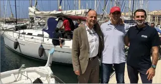  ??  ?? Bernard Mouret, directeur régional d’Enedis Côte d’Azur (à droite) avec Georges Seimandi, l’organisate­ur des VE et Didier Nadal, directeur régional d’Enedis Provence Alpes du Sud, devant le voilier avec lequel Enedis a régaté : « Energie et environnem­ent doivent se penser main dans la main.» (C.L.)