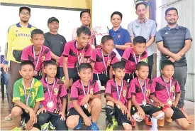  ??  ?? SK PEGAGAU (juara daerah) akan mewakili Semporna ke Kejohanan Bola Sepak 7 Sebelah YBR-KPM peringkat negeri Sabah 2018 di Telupid.