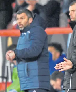  ?? ?? Callum Davidson with Dons interim boss Barry Robson.