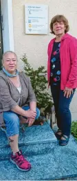  ?? Foto: Annegret Döring ?? Ihr Büro haben Pflegedien­stleitung Edith Hechtl (rechts) und Diana Kühnel (stell‰ vertretend­e Pflegedien­stleitung) im Pfarramt bezogen.