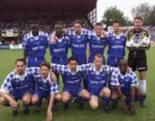  ?? FOTO PHN ?? De eerste kampioenen­ploeg van 1999.