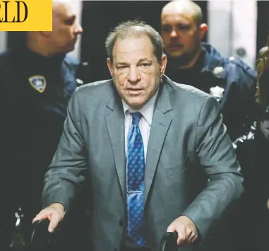  ?? JOHN MINCHILLO / THE ASSOCIATED PRESS ?? Harvey Weinstein leaves a Manhattan courthouse on Tuesday, as the jury began deliberati­ons in his rape trial.