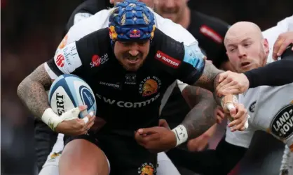  ??  ?? Exeter’s Jack Nowell injured an ankle against Wasps and is spared coming back on the artifical pitch at Saracens. Photograph: Paul Childs/ Action Images