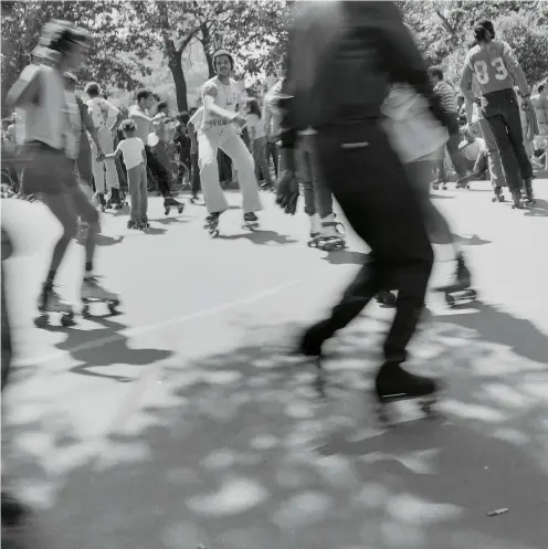  ??  ?? Roller Skating, Manhattan 5/17/1981
“I wanted to photograph in a new, spontaneou­s way,” the artist recalls. “I think America was the perfect place at that time for me.”