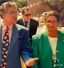 ?? (Photo DR) ?? Simone Veil en août 1994, lors des cérémonies du débarqueme­nt à Grimaud avec Jean-paul Bréhant, le maire de l’époque.