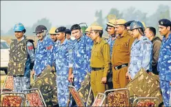  ?? MANOJ DHAKA/HT ?? ▪ Security personnel deployed at Jassia village in Haryana’s Rohtak district on Friday. The government has ordered that internet, dongle and SMS services on mobile networks will remain suspended in 12 of the state’s districts until Sunday midnight.