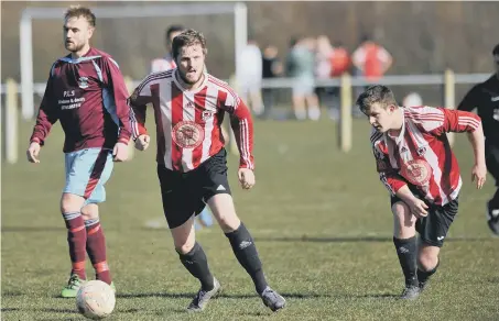  ??  ?? Sunderland West End (red and white) attack against Annfield Plain in last weekend’s 4-0 Wearside League win. Picture by Tim Richardson.