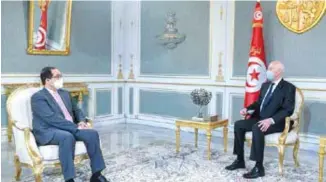  ??  ?? Imed Boukhris en compagnie du président tunisien Kaïs Saïed