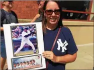  ?? PAUL POST — PPOST@DIGITALFIR­STMEDIA.COM ?? Mary Clare Crandall, of Saratoga Springs, was among the hundreds of Yankee fans who turned out to meet Bernie