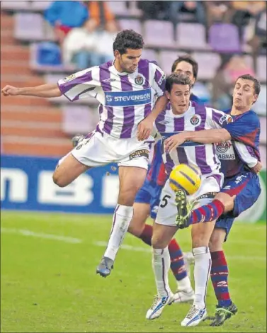  ??  ?? ÚLTIMA VISITA. En la temporada 2005-06 el Real Valladolid y el Eibar empataron a cero.