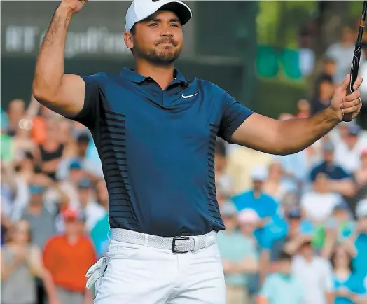  ?? PHOTO AFP ?? Jason Day célèbre son roulé au 18e trou qui lui a permis de remporter le Championna­t Wells Fargo.