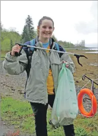  ?? 06_a19ScapaFe­st06 ?? Chloe Trott from North Ayrshire was employed as an ‘eco-person’, helping people to reduce their environmen­tal footprint.