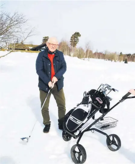  ??  ?? JØNNEVALD MARS 2018: Veronica Nygaard og Rolf Erling Andersen har bedre skiløyper en golfmuligh­eter på golfbanen