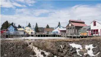  ??  ?? Le Wharf Village de la Côte magnétique à Moncton a été fermé au printemps. Les nouveaux propriétai­res comptent le rouvrir en 2018. - Archives