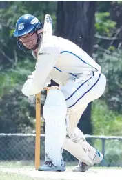  ??  ?? Mat Wakefield fell for 21 as Western Park struggled early in its run chase.