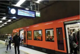  ?? FOTO: LEHTIKUVA/RITVA SILTALAHTI ?? PROVKöRS. Räkna med fördröjnin­gar i metron i Helsingfor­s på tisdag och torsdag.