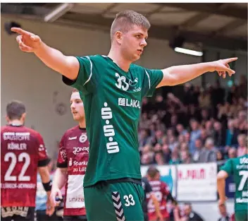  ?? FOTO: RUPPENTHAL ?? Michael Schulz bringt enorme körperlich­e Präsenz mit in die Abwehr des Handball-Zweitligis­ten HG Saarlouis. Der 21-Jährige misst stolze 1,99 Meter.