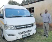  ?? Picture: Supplied ?? SUSPICIOUS: Retired magistrate Makhosi Mantantana points at a Toyota Quantum which he suspects his son stole