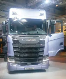  ??  ?? En México se consumen 8 mil autobuses al año, indica la armadora Scania, quien hace un pre estudio para retornar con la venta de camiones.