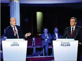  ??  ?? Alain Juppé et François Fillon s’affrontero­nt au second tour, dimanche.