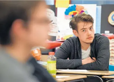  ?? LLOYD FOX/BALTIMORE SUN ?? Hammond High School student Eli Sauerwalt says he likes hearing his black classmates offer alternativ­e narratives to European history and interpreta­tions of literature in class. He says that integratio­n “specifical­ly benefits white students a lot.”