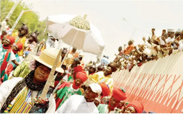  ?? Emir of Kano Muhammadu Sanusi II in a colourful durbar procession during PHOTOS: ?? Hawan Nassarawa