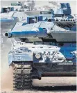  ?? FOTO: DPA ?? Kampfpanze­r Leopard 2: Den Nachfolger wollen Deutsche und Franzosen gemeinsam entwickeln.