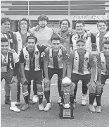  ?? FOTO. CORTESÍA LEONARDO VELÁZQUEZ ?? Cuervos tricampeón al vencer a Juveniles.