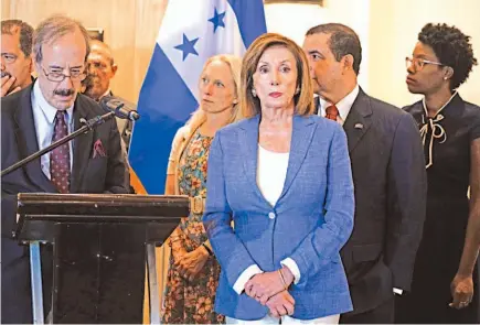  ??  ?? Encuentro. Nancy Pelosi, presidenta del Congreso de EUA, se reunió con diferentes sectores durante su estadía en Honduras.