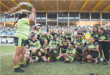  ??  ?? Palmerston Raiders women celebrate their 2021 NRL NT title. Picture: Patch Clapp