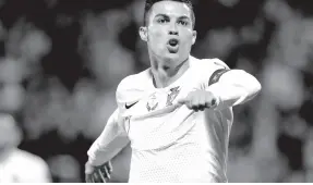  ??  ?? • Cristiano Ronaldo encabezó la goleada de Portugal.