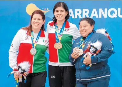  ??  ?? Alejandra Zavala (izquierda), ganó medalla de plata en los Juegos Centroamer­icanos