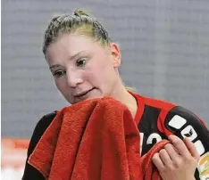  ?? Foto: Fred Schöllhorn ?? Nur mit zwei Siegen – den ersten am Samstagabe­nd gegen Herzogenau­rach – haben Sabrina Duschner und die Haunstette­r Handballer­innen noch die Chance, sich die Meistersch­aft in der 3. Liga Süd zu sichern.