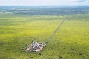  ?? FEDERICO RIOS FOR THE NEW YORK TIMES ?? Oil revenues in Colombia make up nearly one-tenth of gross domestic product. An oil field in Arauca, where the president faces opposition.