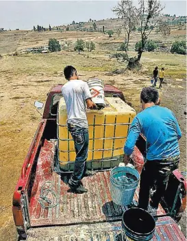  ?? Pese a la vigilancia federal y estatal, continúa el hurto. AFP ??