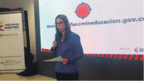  ??  ?? La ministra de Educación, Gina Parody, hablando sobre los contratos del PAE.