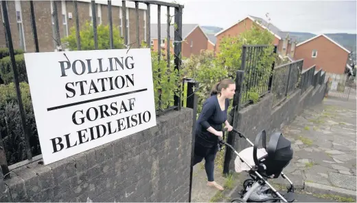  ?? Matthew Horwood ?? > While 89% have very high confidence in the “nuts and bolts” of democracy in Wales, such as polling stations, 38% are not confident they “can really change the way things are run”